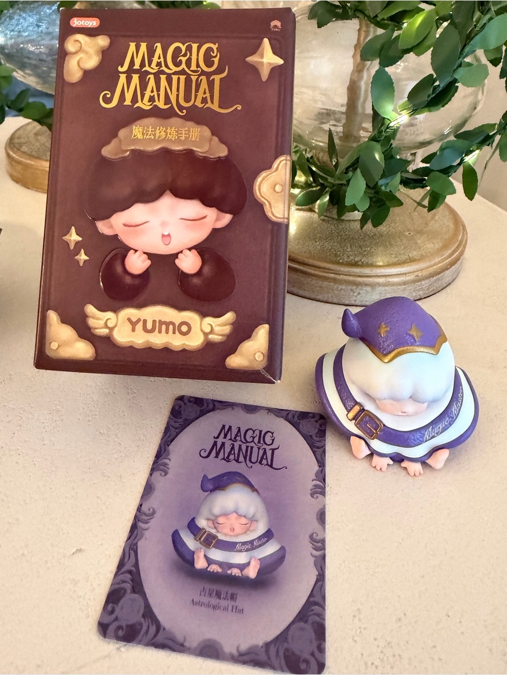 Magic Manual Yumo Figurine - Astrological Hat